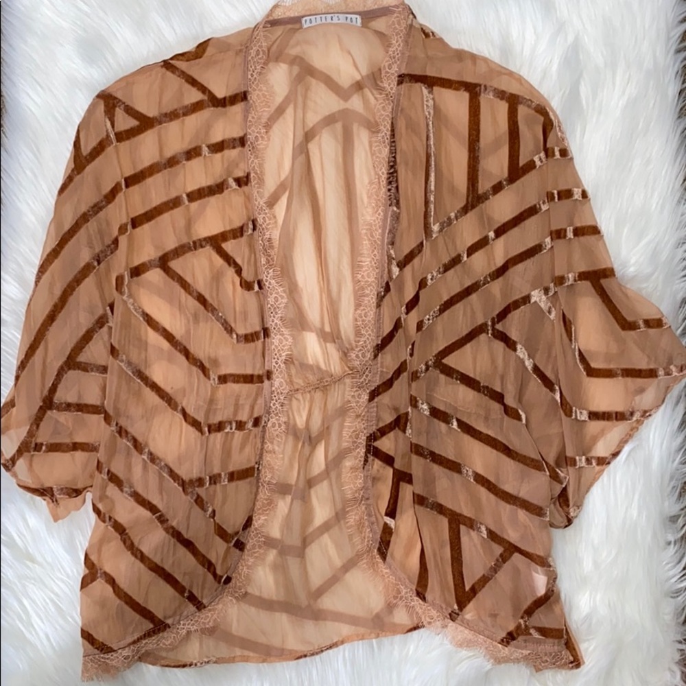 Mesh throw over